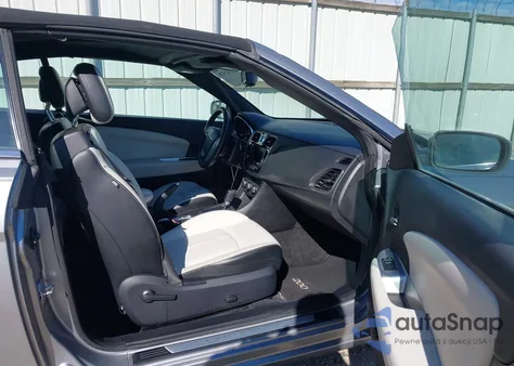 2014 Chrysler 200 Limited z USA, uszkodzony, nr VIN 1C3BCBFG2EN138024